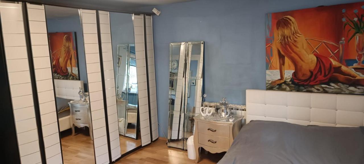 Queen House Apartment